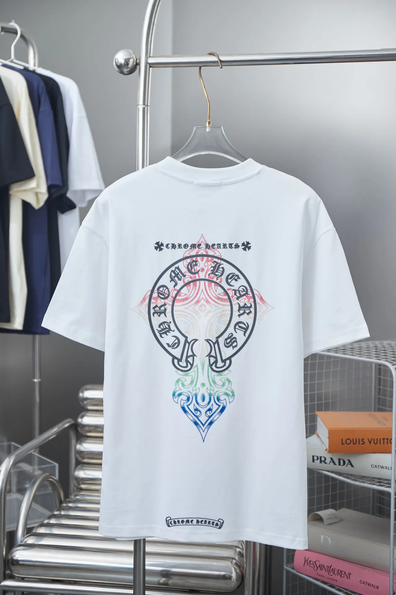 🅿️210 Ch*ome Hearte CH 25SS early spring new model, silicone printed hot diamond short sleeves, light luxury, essential item for daily commuting for men and women, correct version, welcome to compare, detailed features · 320g 100% pure cotton double yarn jersey fabric · Custom dyed in the same vat, special thickened 32 count double strand 1X1 thread · Digital direct printing cross✝️➕Imported Australian matte pearlescent diamonds➕Three-dimensional silicone heart pattern · Double-needle stitching across seams · Original main mark washed tag brand moisture-proof paper packaging Color: Black/White/Blue/Rose Size: S/M/L/XL